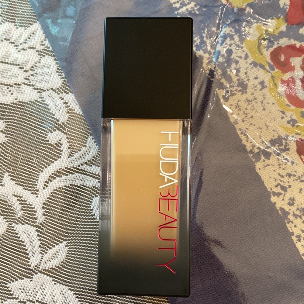 Huda Beauty #Fauxfilter Luminous Matte Foundation
